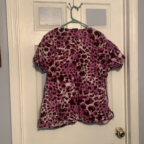 Uniform Scrub Top - Picture 2 of 3